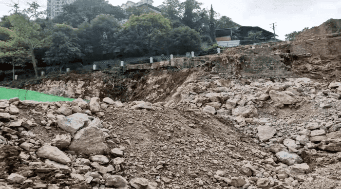 銅仁城投集團九龍地礦公司開展暑季高溫防暑避災安全環保生產專項檢查